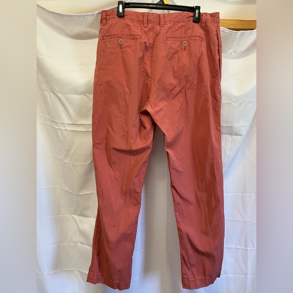 Roundtree & Yorke Men's Rust Chinos - Picture 2 of 3
